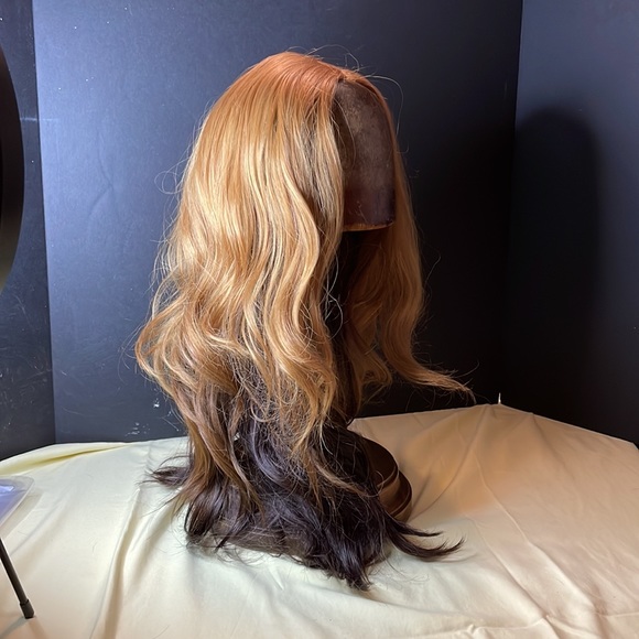 Wig.  #1205 - Picture 2 of 5